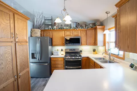 210 8th Ave NW, Plainview, MN 55964 photo 3