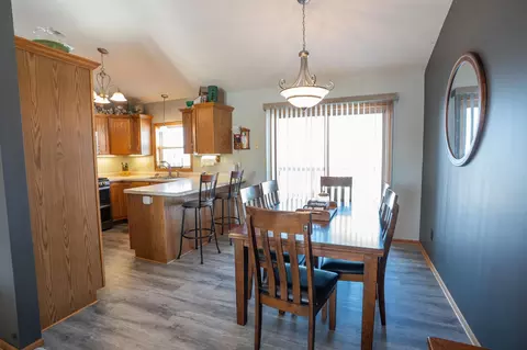 210 8th Ave NW, Plainview, MN 55964 photo 4