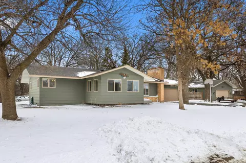 Exterior - 1015 1st St E, Glencoe, MN 55336 photo 4 of 4