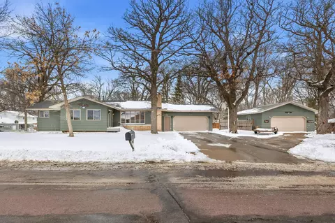 1015 1st St E, Glencoe, MN 55336