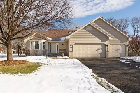 8699 Mary Jane Cir, Chanhassen, MN 55317