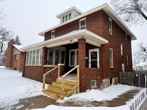 126 2nd St SW, Chisholm, MN 55719