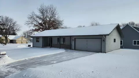 135 Grove St N, Cannon Falls, MN 55009