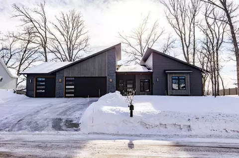 1885 Aspen Dr, Detroit Lakes, MN 56501