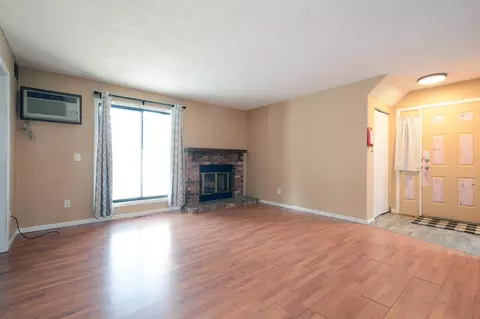 Living - 2076 Pathways Dr #1, Saint Paul, MN 55119 photo 3 of 5