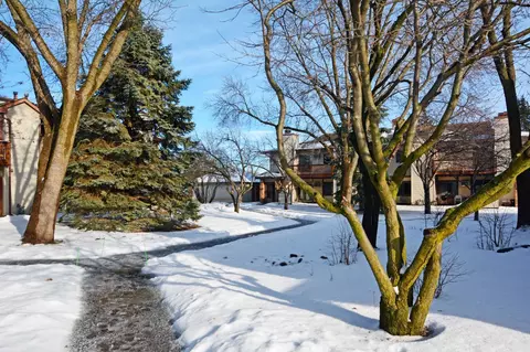 Exterior - 2076 Pathways Dr #1, Saint Paul, MN 55119 photo 4 of 5