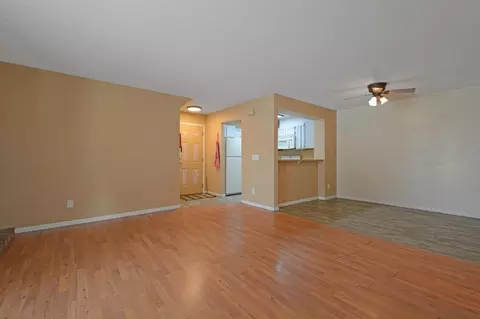 Living - 2076 Pathways Dr #1, Saint Paul, MN 55119 photo 4 of 5