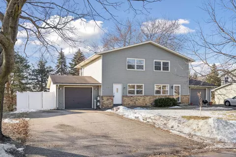 919 Ridge Dr SE, Saint Michael, MN 55376