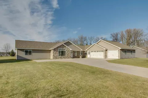 2262 Edgewood Dr, Detroit Lakes, MN 56501