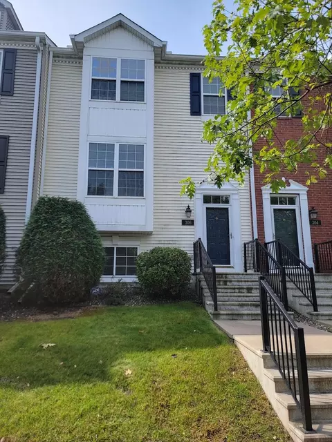 306 Heritage Trl, Circle Pines, MN 55014