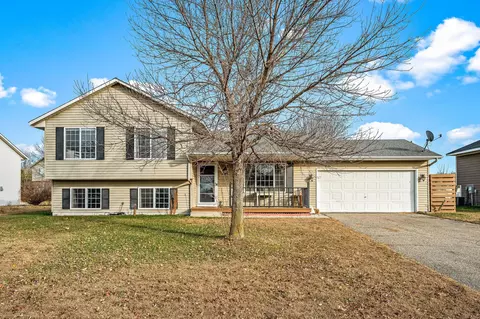 509 Lindsey Ln, Belle Plaine, MN 56011