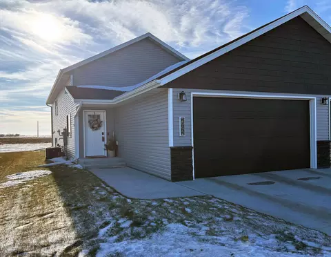 2992 74th Ave S, Fargo, ND 58104 photo 2