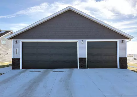 2992 74th Ave S, Fargo, ND 58104 photo 3