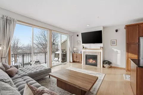 4605 Victor Path #1, Hugo, MN 55038