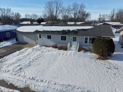 320 6th St W, West Fargo, ND 58078