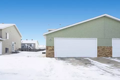 1143 42nd Ave W, West Fargo, ND 58078