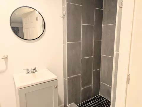 Bath - 1306 12th St NW, Austin, MN 55912 photo 3 of 4