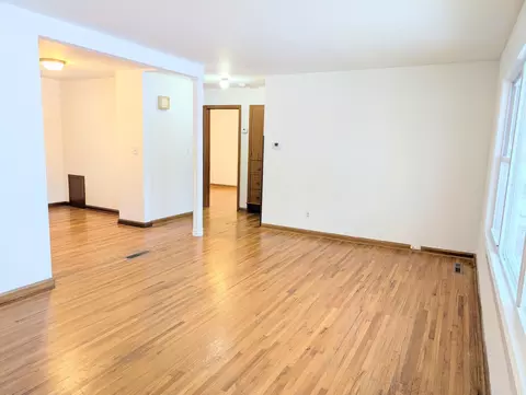 Living - 1306 12th St NW, Austin, MN 55912 photo 3 of 4