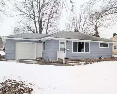 Exterior - 1306 12th St NW, Austin, MN 55912 photo 3 of 6