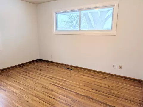 Bedroom - 1306 12th St NW, Austin, MN 55912 photo 2 of 4