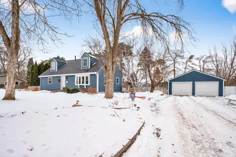 9090 Jamaca Ct N, Lake Elmo, MN 55042