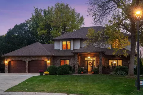 144 Stacy Cir, Waconia, MN 55387