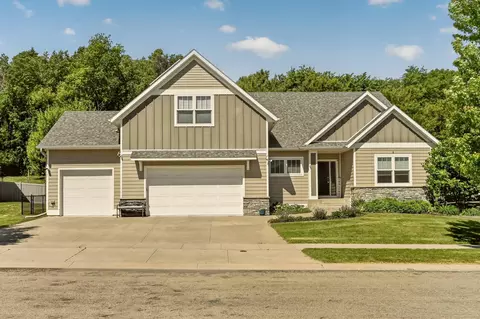 4283 Stone Point Dr NE, Rochester, MN 55906