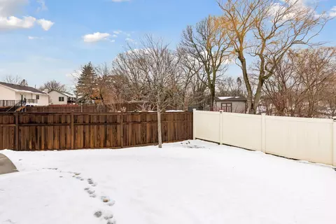 Exterior - 967 Stony Point Rd, Eagan, MN 55123 photo 9 of 9