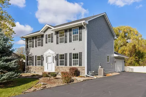 Exterior - 967 Stony Point Rd, Eagan, MN 55123 photo 2 of 9