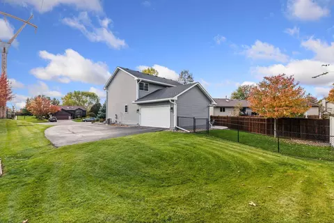Exterior - 967 Stony Point Rd, Eagan, MN 55123 photo 7 of 9