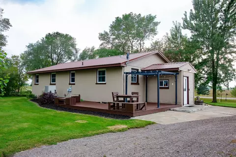 23109 145th St NE, New London, MN 56273