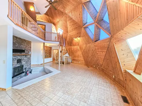 33285 Ocean Ave, Redwood Falls, MN 56283