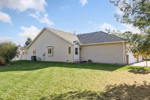 1901 Westridge Cir, Stillwater, MN 55082