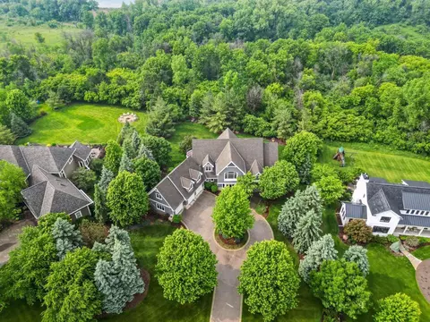 9726 Whistling Valley Rd, Lake Elmo, MN 55042