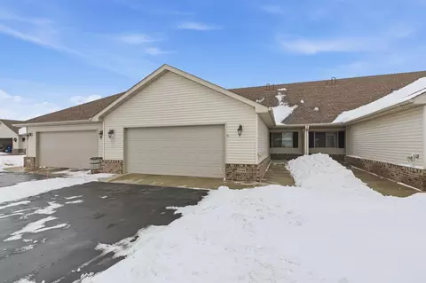608 Graceview Dr, Saint Joseph, MN 56374