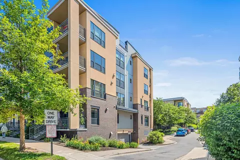 2566 Ellis Ave #103, Saint Paul, MN 55114
