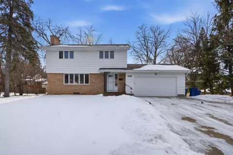 4721 33rd Ave N, Golden Valley, MN 55422