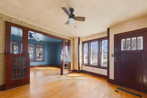 Living - 711 3rd St NW, Faribault, MN 55021 photo 5 of 6