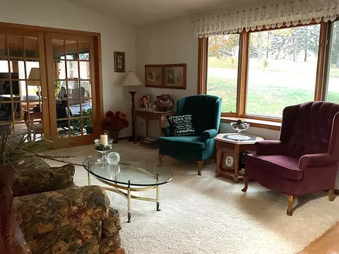 Living - 335 E Sorenson Ave, Appleton, MN 56208 photo 3 of 6