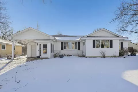 272 Roma Ave, Roseville, MN 55113