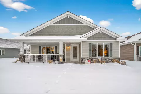 813 Golden Way NW, Isanti, MN 55040