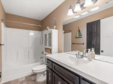 Bath - 9381 Viking St, Brainerd, MN 56401 photo 1 of 3