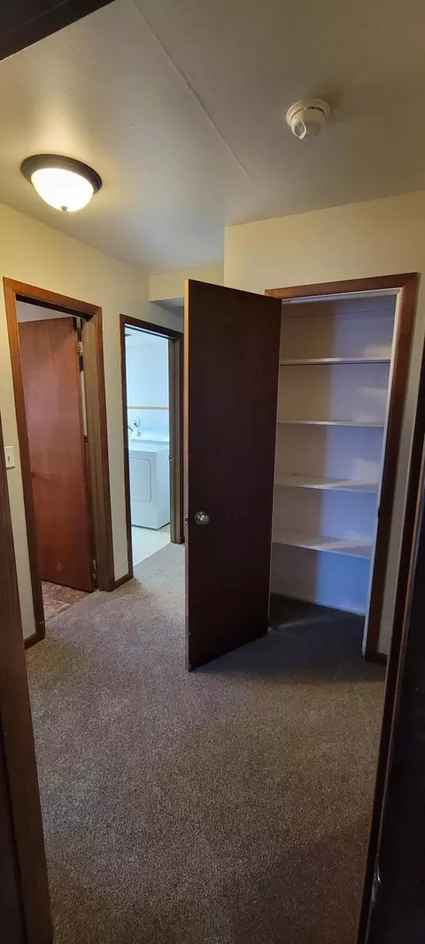 Entry Way - 412 E Hamilton Ave, Baudette, MN 56623 photo 2 of 2