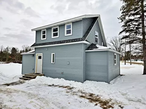 738 1st St NE, Menahga, MN 56464