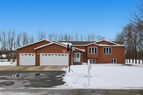 1250 76th Ave S, Fargo, ND 58104