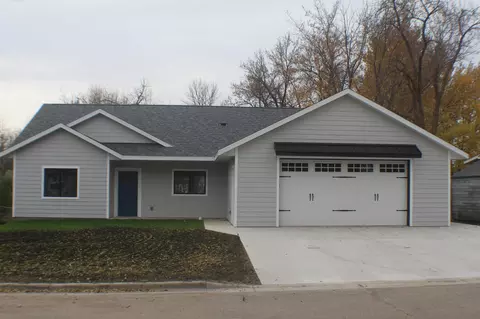 16 Tower St, Kensington, MN 56343