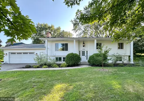 11900 Highland View Cir, Burnsville, MN 55337
