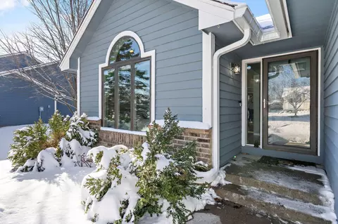 Exterior - 4382 Braddock Trl, Eagan, MN 55123 photo 3 of 8