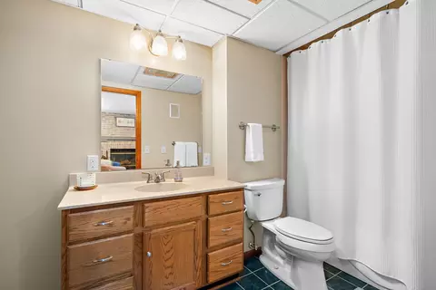 Bath - 4382 Braddock Trl, Eagan, MN 55123 photo 2 of 2