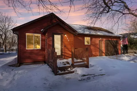 520 Barrett St S, Winsted, MN 55395
